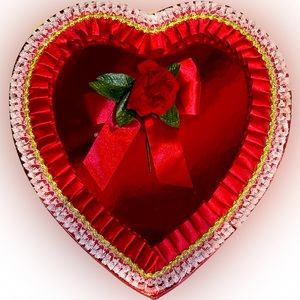 VTG RUSSELL STOVER VALENTINE FANCY HEART CHOCOLATE BOX RIBBON LACE ROSE 12” LOVE